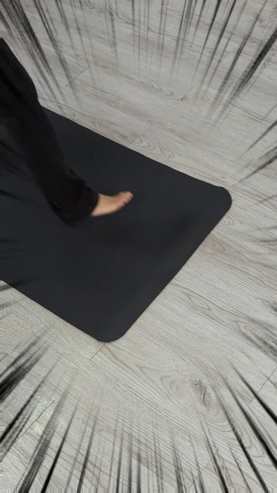 Tak payah risau sakit lutut dah! 🤣💪 Dari workout atas tuala mandi ke upgrade dengan TPE yoga mat tebal, anti-slip, dan mudah cuci ni!