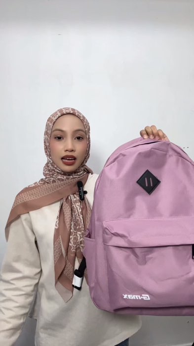 Kasut dah ada✅ Beg sekolah belum lagi?? Teng...