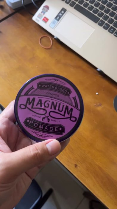 Water base pomade..tahan lama dan senang bile nk basoh