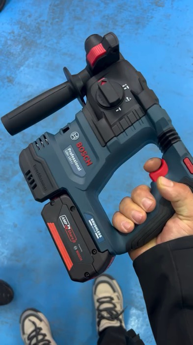 BOSCH Cordless Rotary Hamme #tools #tech #fyp #viral
