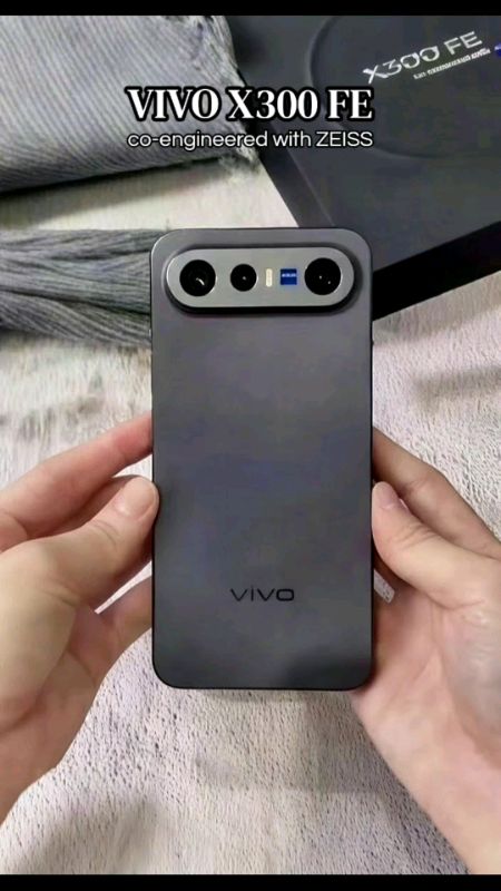 📱 6.31" LTPO AMOLED 120Hz ⚡ Snapdragon 8 Gen 5 📸 Kamera ZEISS 50MP + Telephoto 50MP 3x 🤳 Selfie 50MP AF 🔋 Bateri 6500mAh + 90W FlashCharge 💧 IP68