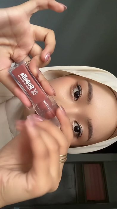 Sobella lip glowing code shining star ✨🤎 #sobellalipglowing #makeup #lipgloss #lipglosses #fy #fyp