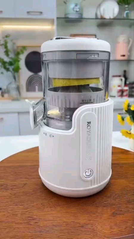 Tekan sekali, jus terus ready! #PengisarJuiceAutomatic #BlenderMini #HealthyLifestyle #JusSegarHarian #KitchenEssential #EasyBlending
