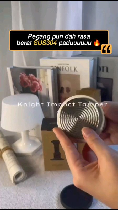 MHW-3BOMBER Knight Impact Tamper 58.35mm. Tekanan 30lb konsisten dengan material SUS304 padu. Bebas ralat, auto-level #HomeBarista #EspressoTamper